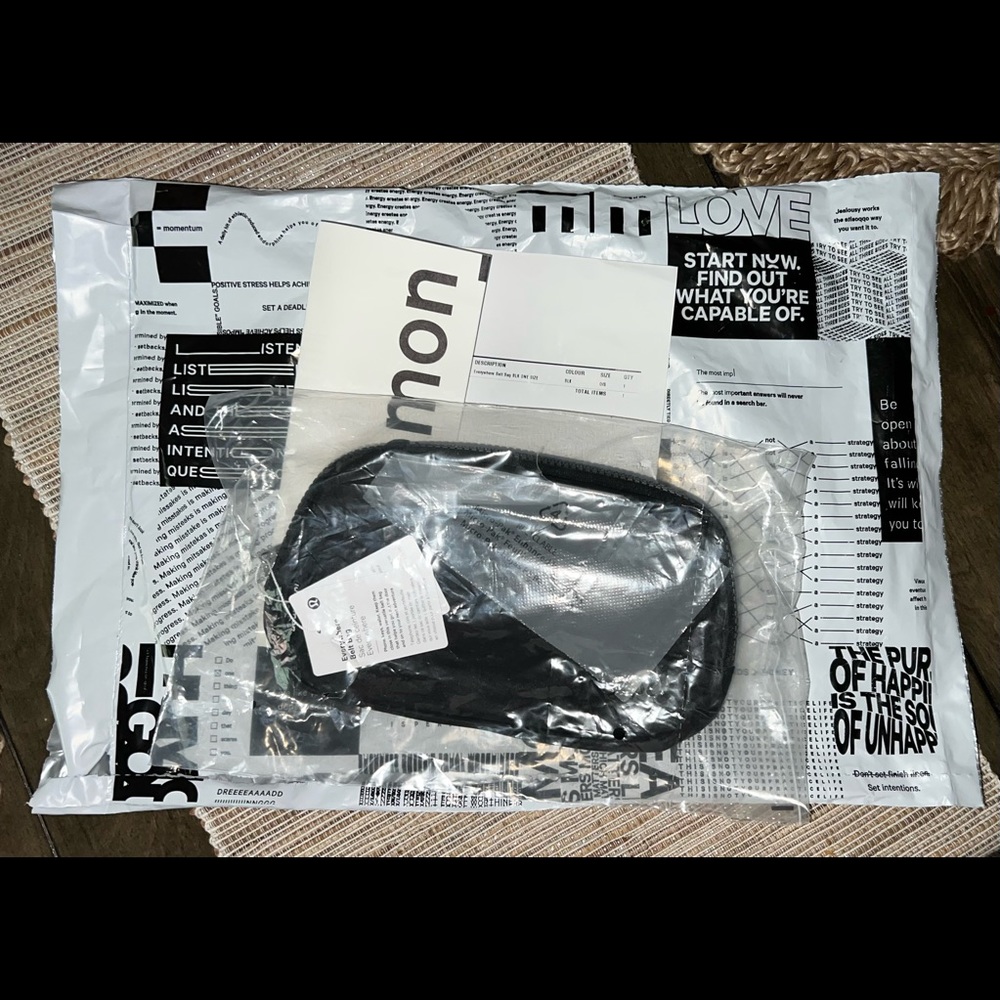 LULULEMON EVERYWHERE BELT BAG